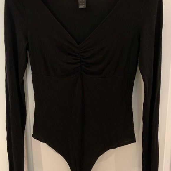 Black scrunch bust bodysuit - Picture 1 of 3
